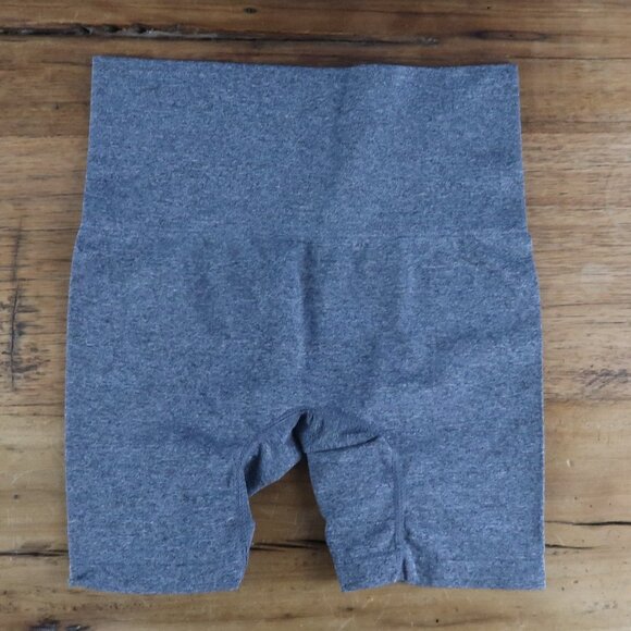 UNDER WHERE? HEATHER GREY COMPRESSION SHORT UNDERWEAR SHAPEWEAR SIZE MEDIUM - Picture 1 of 3